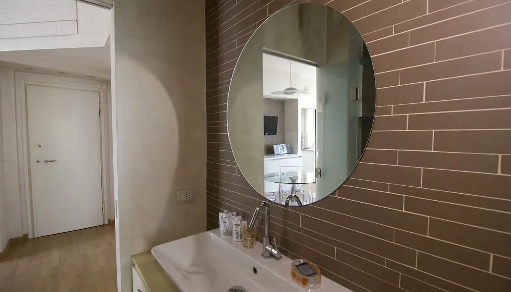 Italianway-Ronchi Apartment Milan 0*,